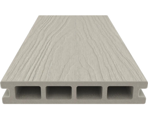 Terrassendiele aus Kunststoff mit Holzoptik