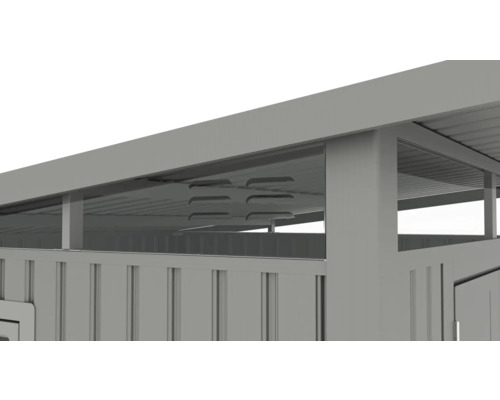 Detailansicht eines Gerätehauses mit Lüftungsgittern unter dem Dach
