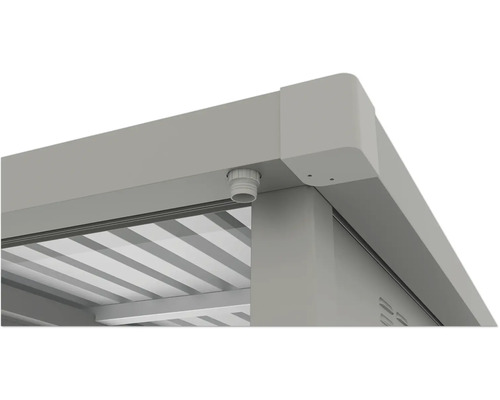 Detailansicht einer Terrassenüberdachung mit Wasserablauf