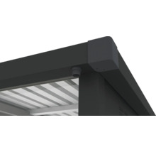 Detailansicht einer Terrassenüberdachung mit Entwässerungssystem