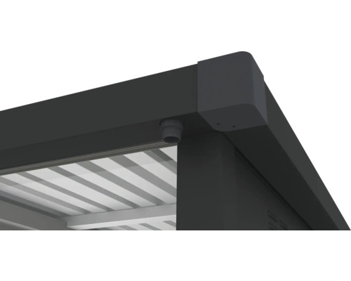 Detailansicht einer Terrassenüberdachung mit Entwässerungssystem