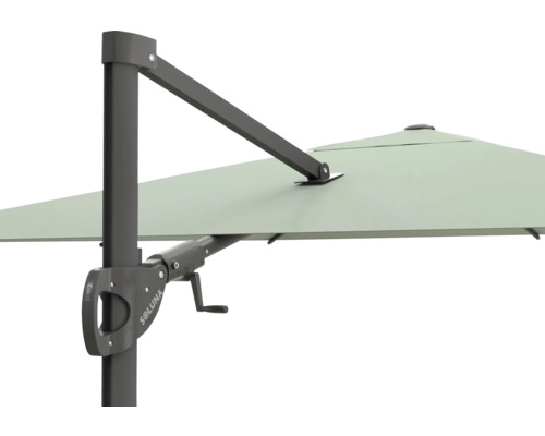 Detailaufnahme eines Soluna Sonnenschirms mit seitlichem Mast