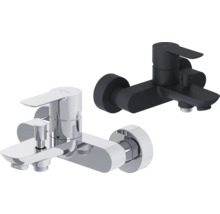 Deux robinets de salle de bain pour montage mural, un en noir et un en chrome