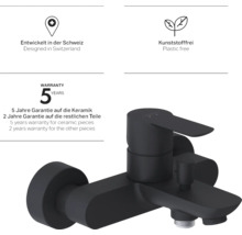 Mitigeur de baignoire noir avec une garantie de cinq ans sur la céramique et la mention 'Développé en Suisse'.