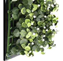 Mur végétal artificiel avec eucalyptus et fleurs blanches