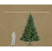 Künstlicher Weihnachtsbaum mit einer Höhe von 425 cm.