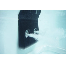 Sprudelbad Düsen unter Wasser in Betrieb.