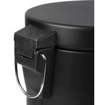 Vue détaillée d'une poubelle à pédale noire avec couvercle et poignée