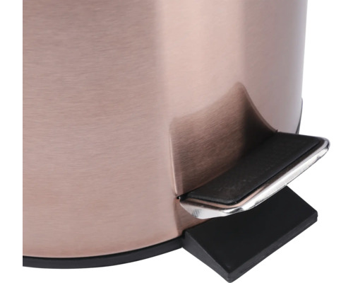 Vue détaillée d'une poubelle à pédale avec pédale