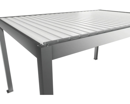 Vue détaillée d'un toit de terrasse avec des lamelles