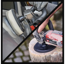 Einhell Poliermaschine im Einsatz zum Polieren eines Autos und eines Holzstücks