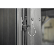 Detailansicht einer Tür mit Sicherheitsverriegelung