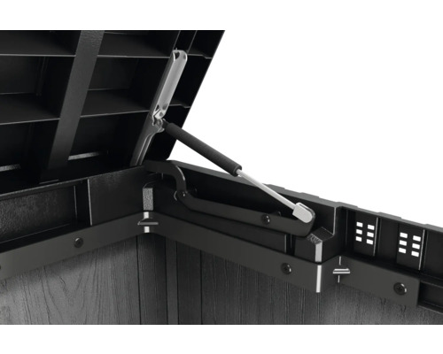 Detailansicht eines geöffneten Gartenbox-Deckels mit Gasdruckfeder
