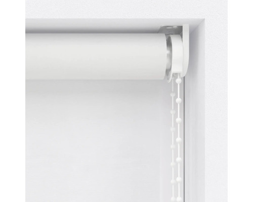 Fensterrollo mit Kettenzug im geschlossenen Zustand