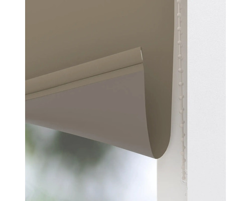 Detailansicht eines Rollos mit Kettenzug