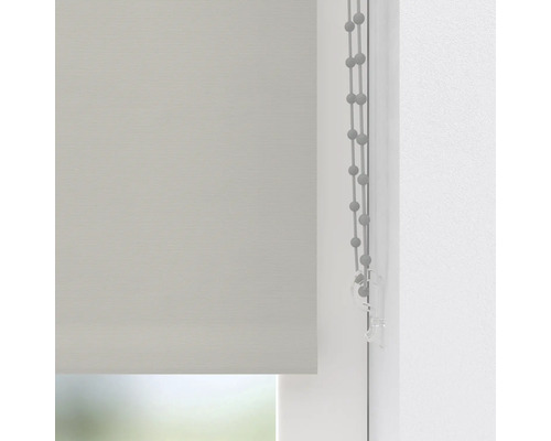 Rollo am Fenster mit Bedienkette