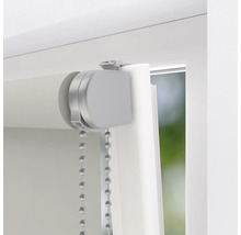 Rollo am Fenster mit Kettenzug