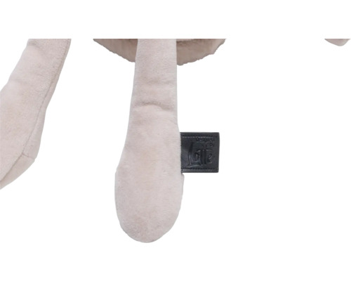 Gros plan d'une peluche avec le logo de l'entreprise