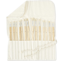 Pinselset in einer hellen Stofftasche, geordnet nach Nummern