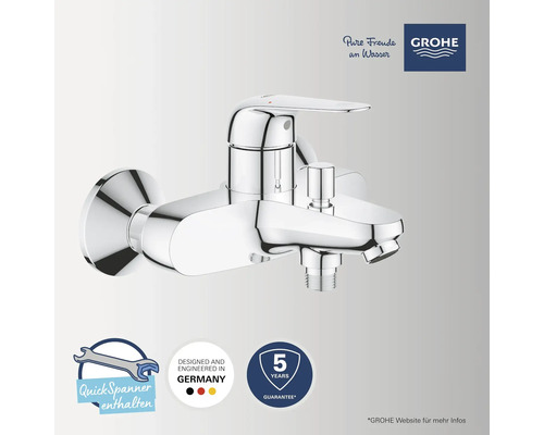 Glänzende Badewannenarmatur mit Einhebelmischer und Brauseanschluss