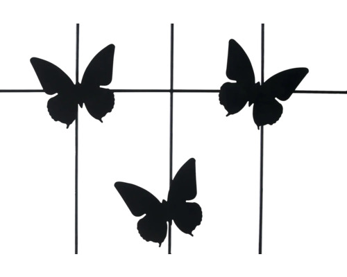 Grille décorative avec trois motifs de papillons.