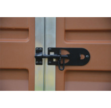 Detailaufnahme eines Riegels an einer Kunststofftür