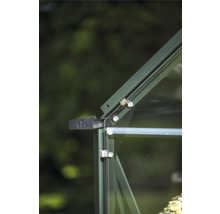 Detailansicht eines Gewächshauses mit Rahmen, Verglasung und Beschlägen