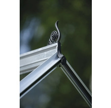 Detailansicht Gewächshaus mit dekorativem Giebel