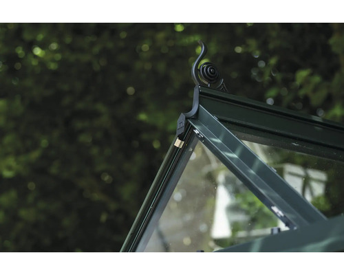 Detailaufnahme des oberen Teils eines Gewächshauses mit Ornament