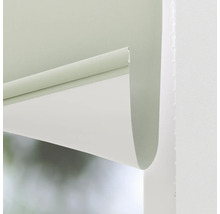 Detailansicht eines Rollos am Fenster