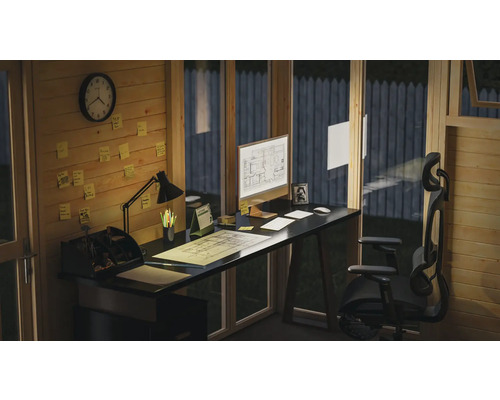 Espace de travail de bureau avec bureau, chaise de bureau et ordinateur dans une cabane en bois