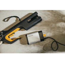 Fiskars Akku-Gartenschere mit Akku
