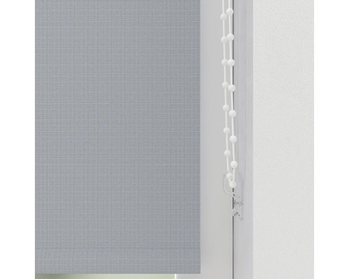 Graues Stoffrollo mit Kettenzug zur Fensterdekoration