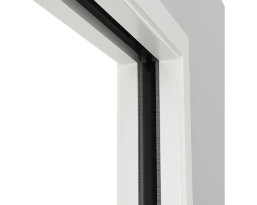Vue détaillée d'un cadre de porte blanc avec un rail noir