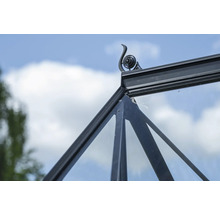 Vue détaillée de la zone du pignon d'une serre