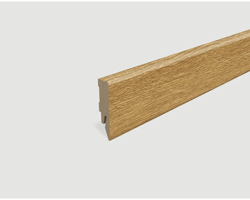 Plinthe avec structure en bois pour l'intérieur