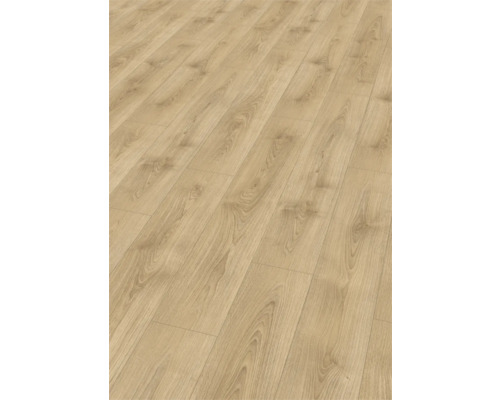 Gros plan d'un sol stratifié clair avec aspect bois