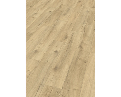 Sol stratifié posé avec aspect bois.