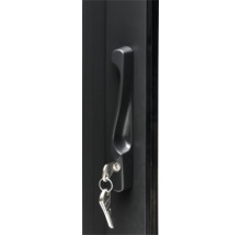 Porte d'entrée avec clé dans la serrure et poignée de porte