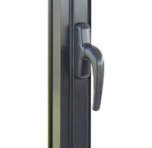 Vue détaillée d'une poignée de fenêtre