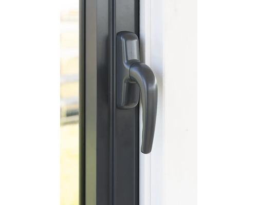 Gros plan d'une poignée de fenêtre