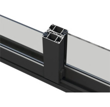 Querschnitt eines Fensterrahmens mit Glas