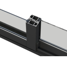 Vue détaillée d'une fenêtre avec cadre en aluminium