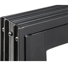 Detailansicht eines Fensterrahmens aus Aluminium