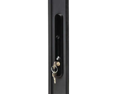 Porte noire avec serrure et clés
