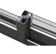 Detailansicht eines Fensterrahmens mit Glas