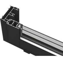 Vue détaillée d'un profilé de fenêtre en aluminium.