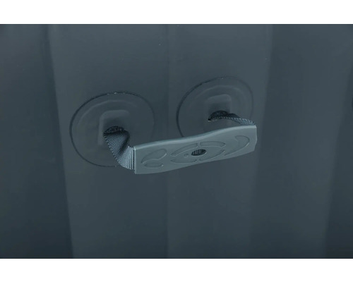 Vue détaillée d'un jacuzzi gonflable avec poignée