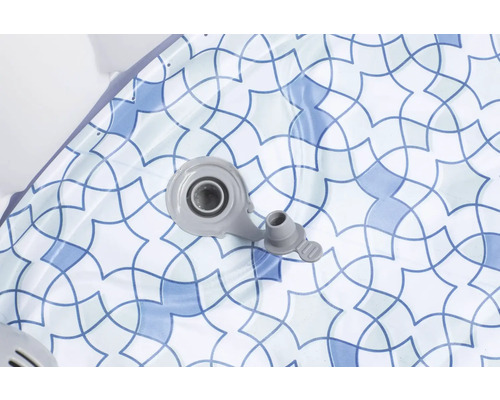 Vue détaillée d'un jacuzzi gonflable avec valve