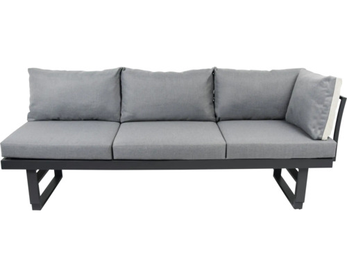 Graues Gartensofa mit drei Sitzen und Kissen